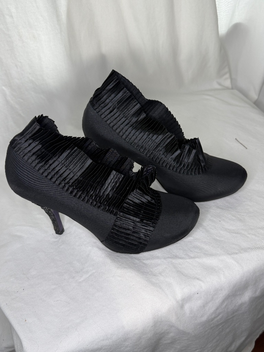 Poetic License Black and Purple Heels size 38.5 EUR
